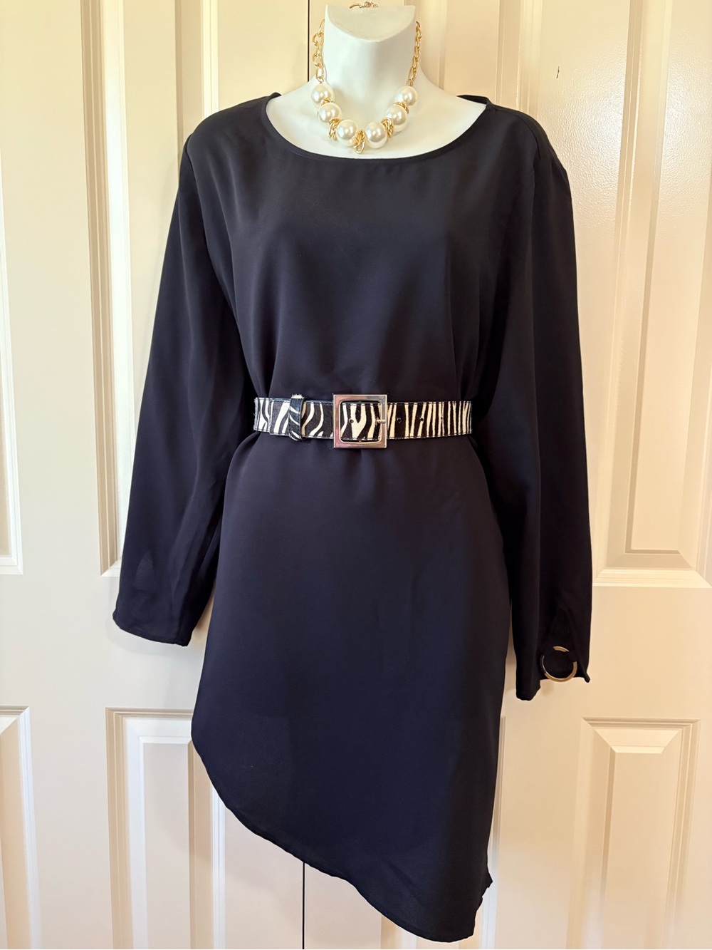 Classic Black Long-Sleeve Womens Long Blouse/Dress, Size XL